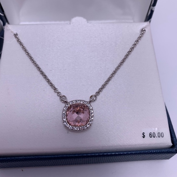 New‼️Cristal Brilliance Set of necklace+earrings - Picture 7 of 7